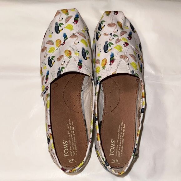 TOMS 11 White Multi Tropical Toucan Flamingo Fruit Canvas Slip On Flats - Picture 9 of 11